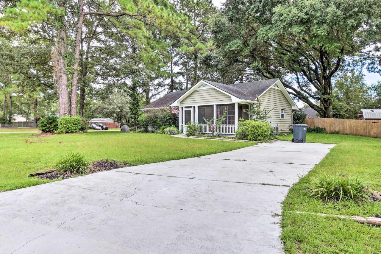 Peaceful Beaufort Home With Front Porch And Grill Exterior photo